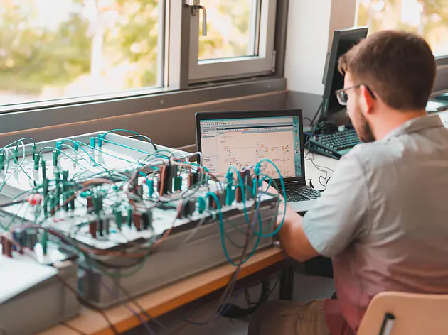 Dipl. ElektrotechnikerIn HF – Energietechnik