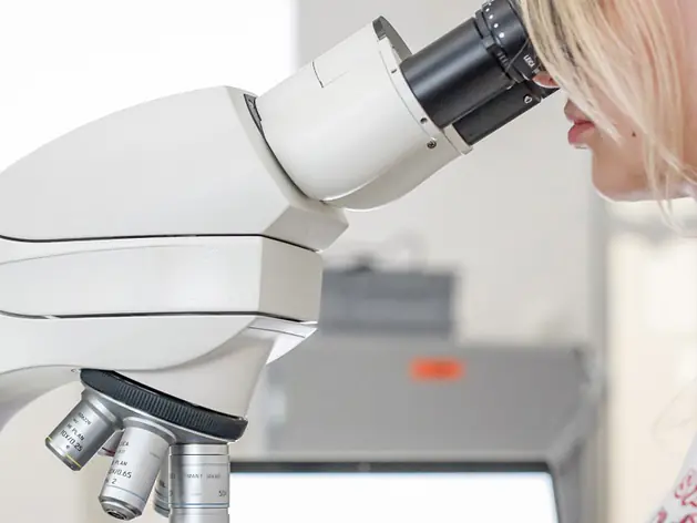Dipl. Biomedizinische Analytikerin / Biomedizinischer Analytiker, BMA