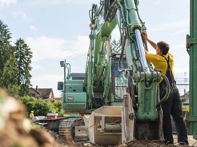 Baumaschinen-mechaniker:in EFZ